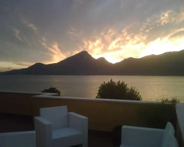 Appartamento Moderno Con Ampia Terrazza Castelletto Di Brenzone 0*,