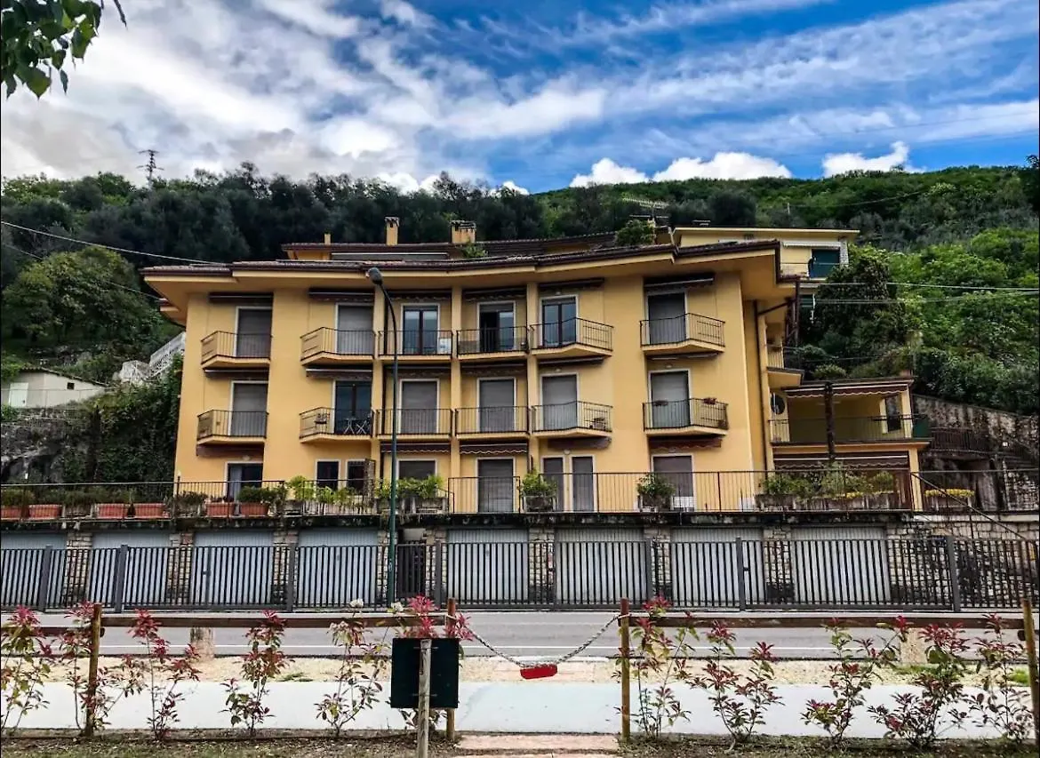 Apartment Appartamento Moderno Con Ampia Terrazza Castelletto Di Brenzone